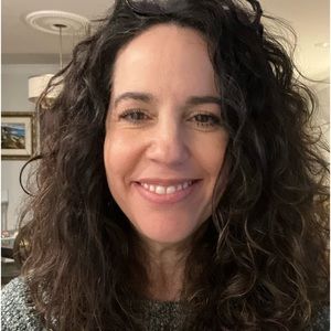 Meet your Posher, Lorie